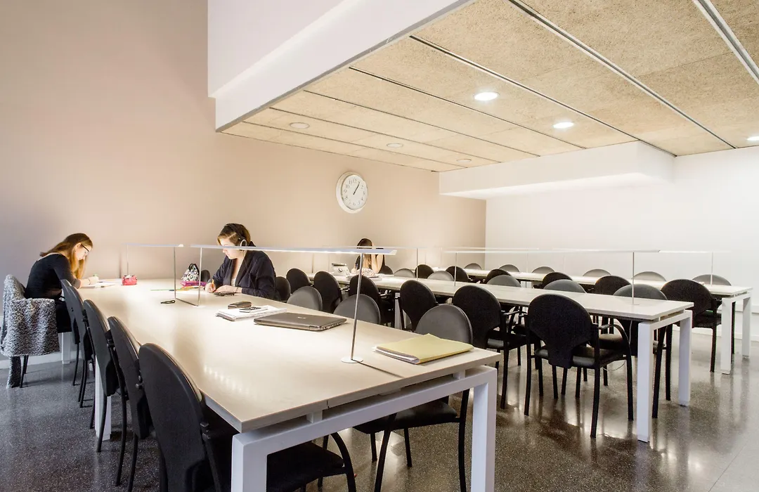 Residencia Universitaria Resa La Ciutadella-1