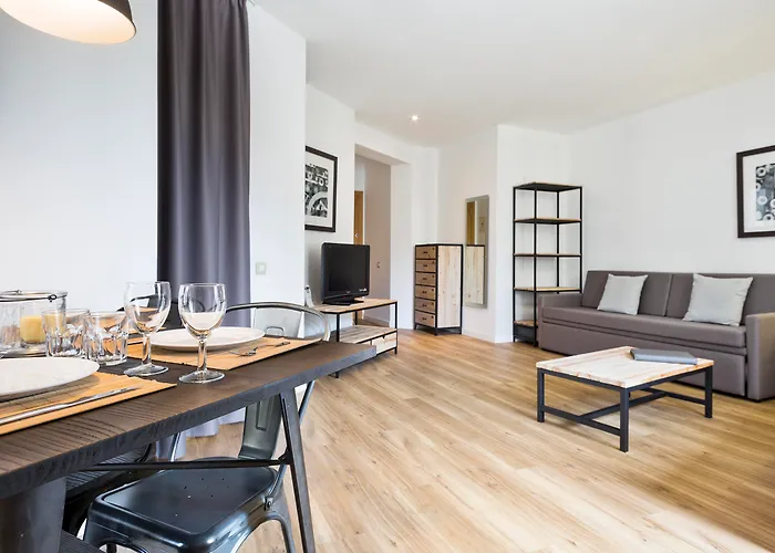 Amister Apartments